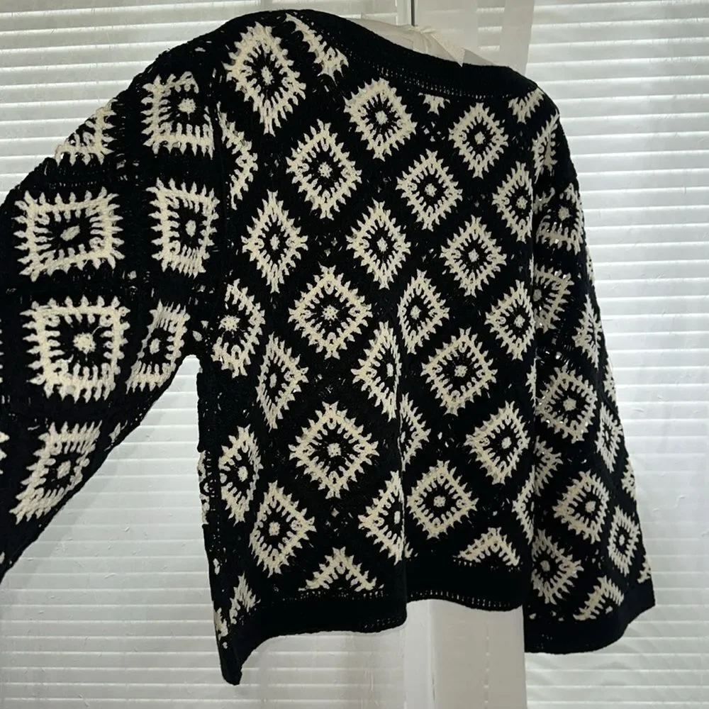 ELIE TAHARI XS S M Black Ivory Diamond Square Crochet Long Sleeve Top